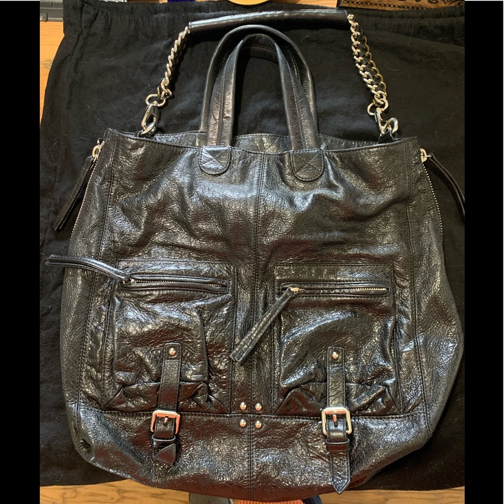 Pour La Victoire Shoulder Bag